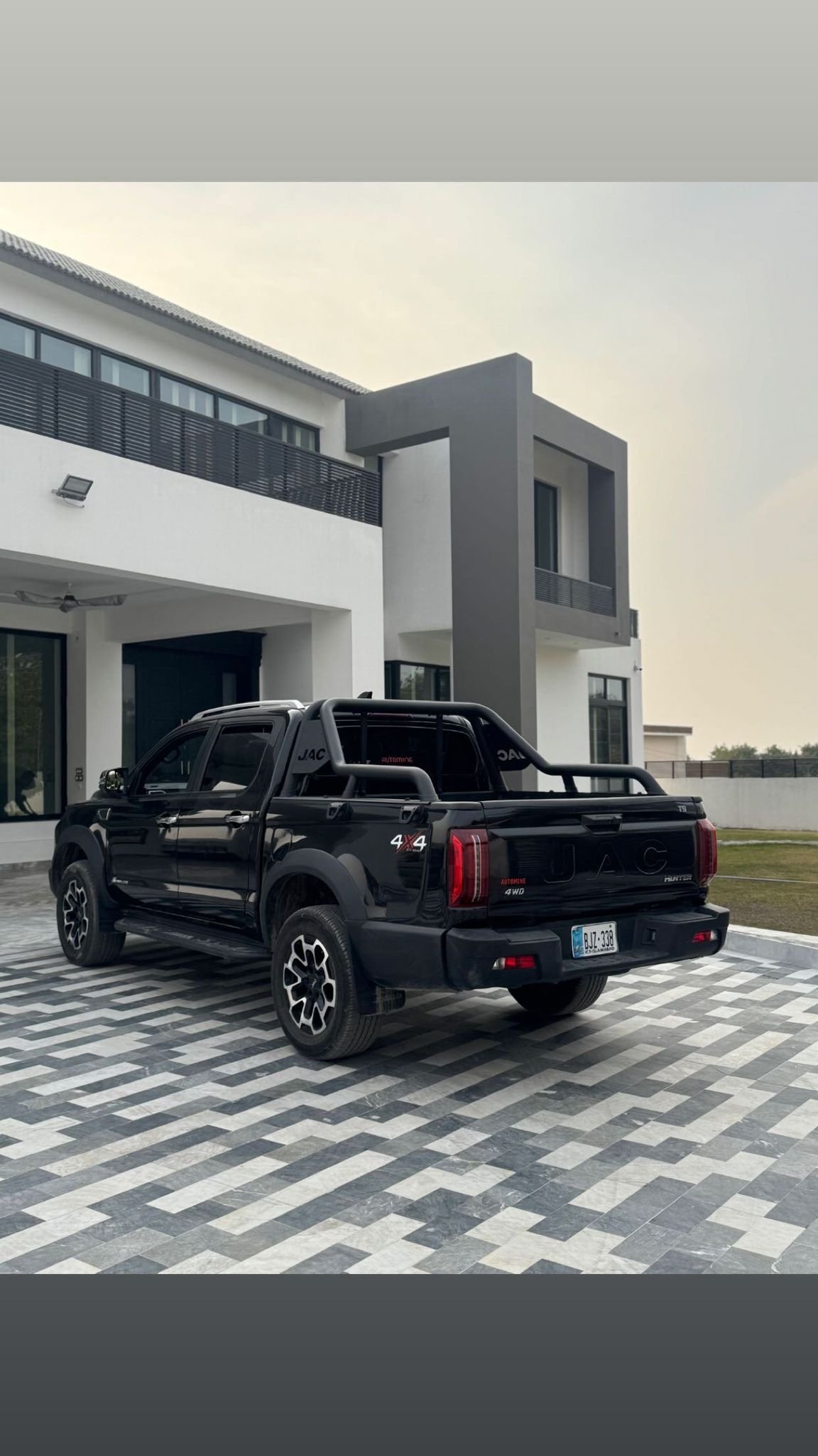 Black JAC T9 Hunter 2025