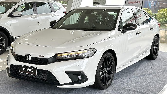 White Honda Civic 2021