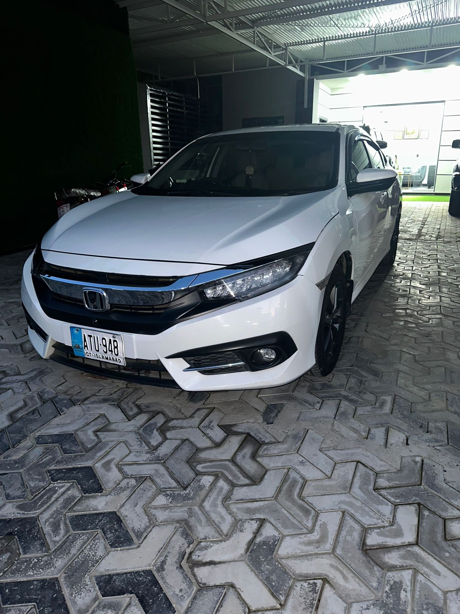 White Honda Civic 2021 (10th generation)